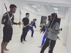 -菠萝格斗巴西柔术训练馆