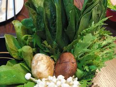 -虾弄弄海派小龙虾·牛羊蝎子火锅