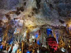 -巴马水晶宫