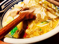 -鑫花溪牛肉米粉(东环大润发店)