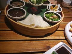 -老街坊美食汇(玉兰大街店)