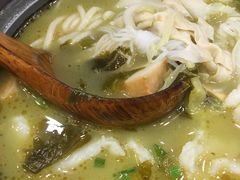 -周鱼小馆石锅酸菜鱼(活力汇店)