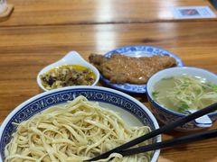 -裕兴记·蟹黄面馆养育巷精选店面馆