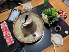 -果松木炭酸菜铜火锅·外婆参鸡汤