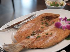 -Chom Cafe and Restaurant