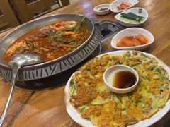 -喇喇排骨火锅·传统韩式脊骨汤(望京西园总店)