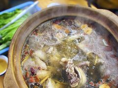 连州果园鸡-威邵鸡煲(西华路总店)