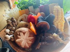 -湊湊火锅·茶憩(新中关购物中心店)