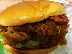 吮指十三鲜小龙虾烤鸡堡/鸡肉卷-肯德基(渔阳店)