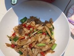 -阿瓦山寨·湘菜现炒·剁椒鱼头王(咸阳总店)