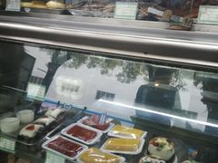 面包甜点陈列柜-护国寺小吃(新街口店)
