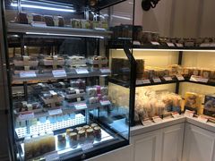 面包甜点陈列柜-红房子西菜馆(淮海中路店)