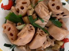 莲藕煮火腩-区海鸡场饭店(石壁店)