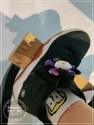 -罗亚帝造型·烫发染发