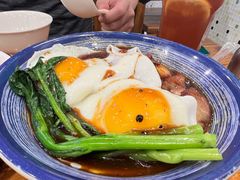 黑椒汁猪扒煎双蛋饭-澳门陈光记烧味饭店(南京德基广场店)