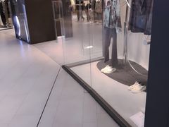 -URBAN REVIVO(七宝领展广场店)