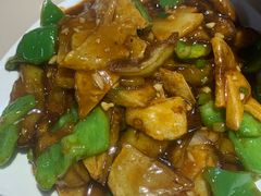 -老码头黑皮肘子锅包肉(赣水路店)