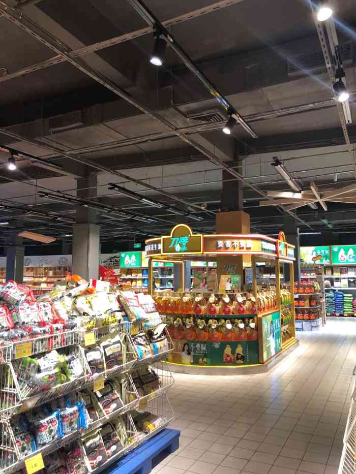 万仓隆(番禺大石店"相比附近的人人乐我更喜欢天河百货一些,主.