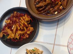 -阿瓦山寨·湘菜现炒·剁椒鱼头王(咸阳总店)