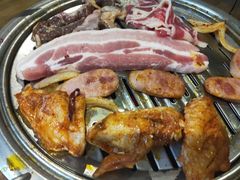 厚切五花肉-·缸桶屋·韩式牛肋条自助烤肉(西湖D11店)