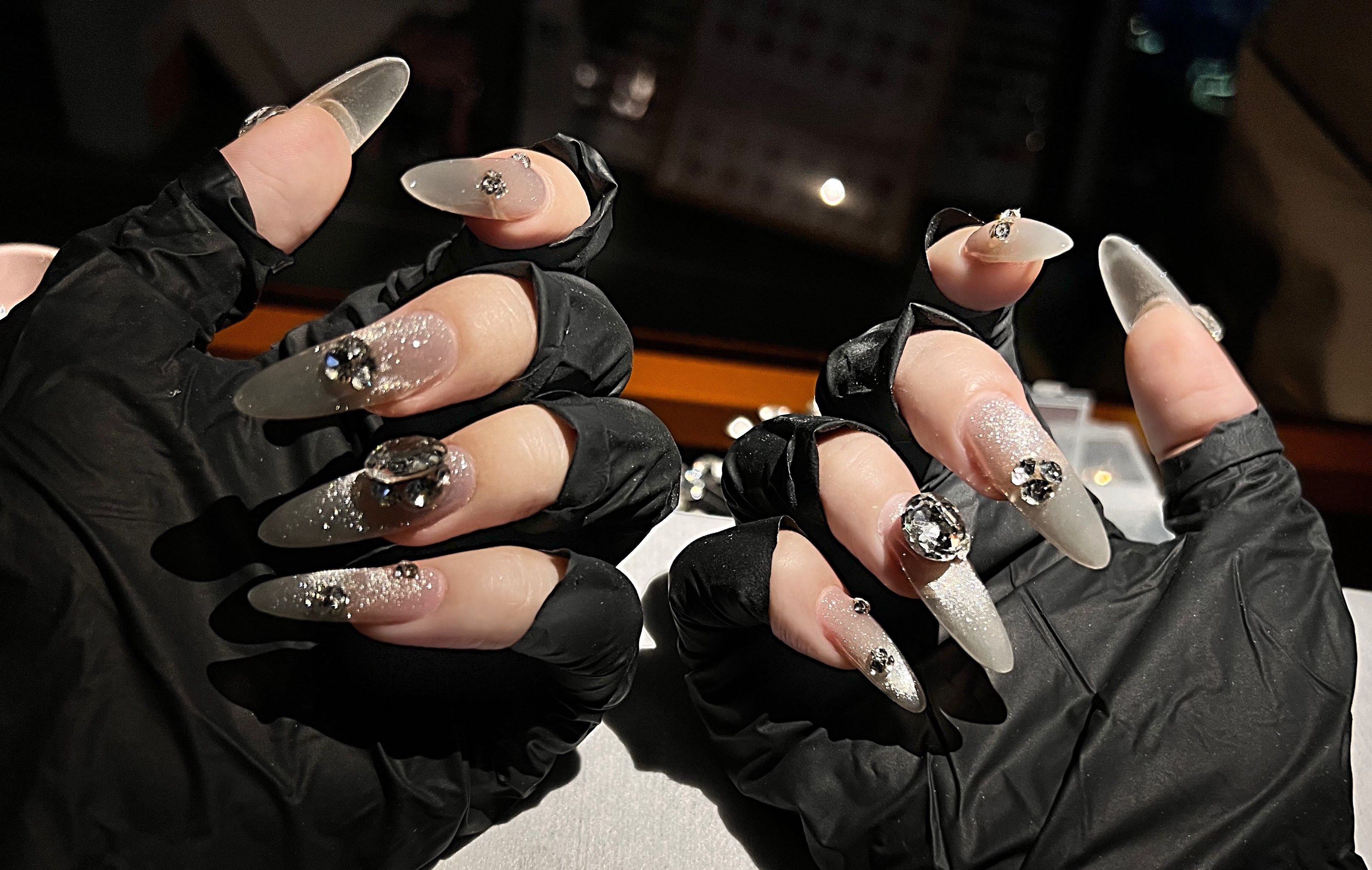 美甲师给我的是不是做残了?