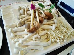 -何鲜菇火锅(大营盘店)