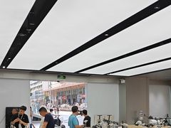 -DJI大疆(深圳华强北曼哈授权体验店)