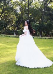 -Lady  Jane高端婚纱礼服馆