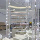 许多女明星的婚甲都是在他家做的 昆明已有很多店面了