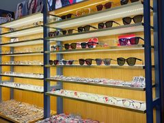 -优医视平价眼镜蔡司依视路折扣工厂店(德胜门店)