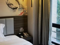 -花居酒店(苏州高教区尹山湖地铁站店)