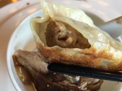 鲜肉香煎锅贴-上海小南国(正大店)