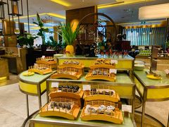 -华邑酒店·鲜艳全日自助餐厅