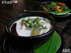 椰汁鸡肉汤-Ruen Urai