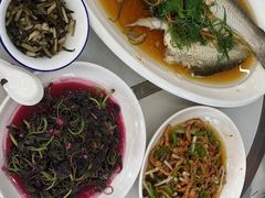 -丹水桥地锅鱼·翘嘴鲌·地方特色全鱼宴(丹江口大坝店)