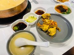 -洪氏嗨捞·广东猪肚鸡·椰子鸡火锅(西咸万象城店)