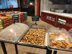 -中百仓储超市有限公司(越秀星汇维港店)