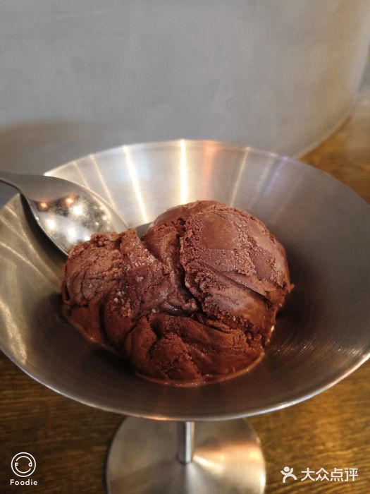 bakerytro(国泰广场店)黑巧克力冰淇淋图片