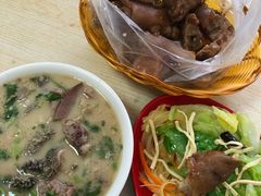 猪蹄-洪峰浩老北京烧饼夹肉(角门路店)