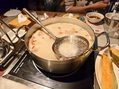 -尚尚仙·酸汤猪手·猪肚鸡火锅(华联万柳购物中心店)