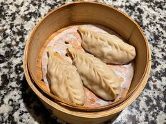 龙虾仁丝瓜秋叶包-南京大牌档(崇文门国瑞店)
