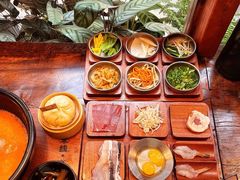 -银米·云南传统过桥米线(双廊黑金冠店)