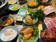 -明洞阿姨·韩式酱蟹烤肉·创意料理(三元桥店)