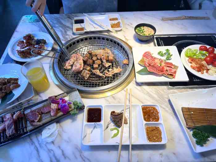 火炉火自助餐(朝阳大悦城店)-"很划算很划算的烤肉了,赠品超级多,感觉