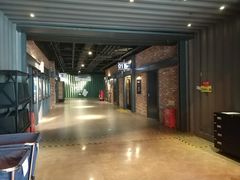 等候区-CGV影城(新牌坊4DX店)
