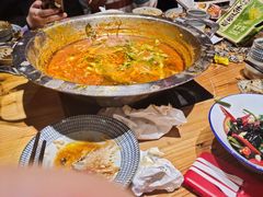 -野山舂·贵州现舂酸汤火锅(鸿通城店)