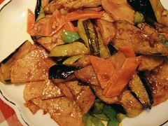 地三鲜-东北哈尔滨酱骨头馆房掌柜铁锅炖