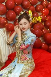 -艾米丽婚纱礼服