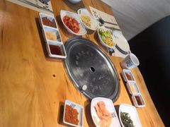 -唯成•韩国炭火烤肉 유성고기