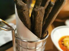 蘸汤吃的黑油条-新太二·鲜料川菜(晶耀前滩店)